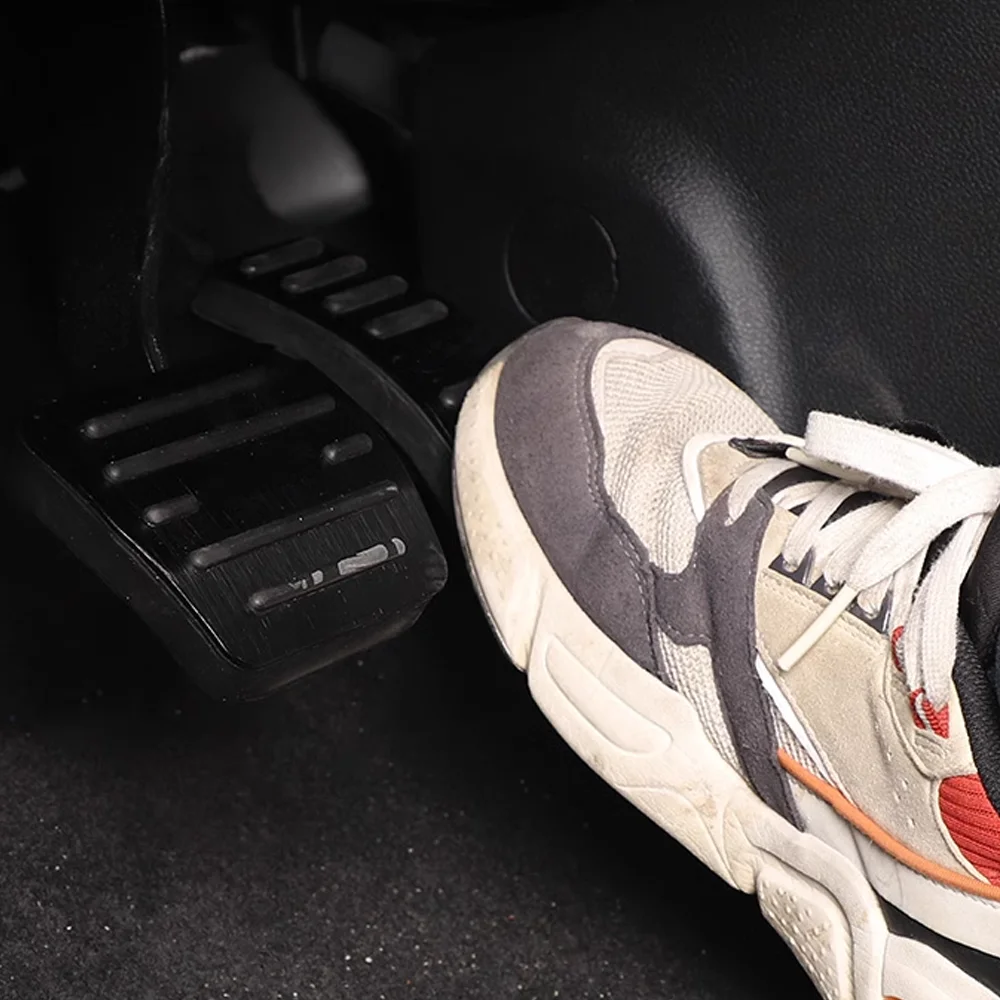car gas brake pedal for nissan patrol y62 y63 armada 2011~2025 aluminum alloy anti slip foot pedals part pad cover car gas brake pedal for nissan patrol y62 y63 armada 2011~2025 aluminum alloy anti slip foot pedals part pad cover